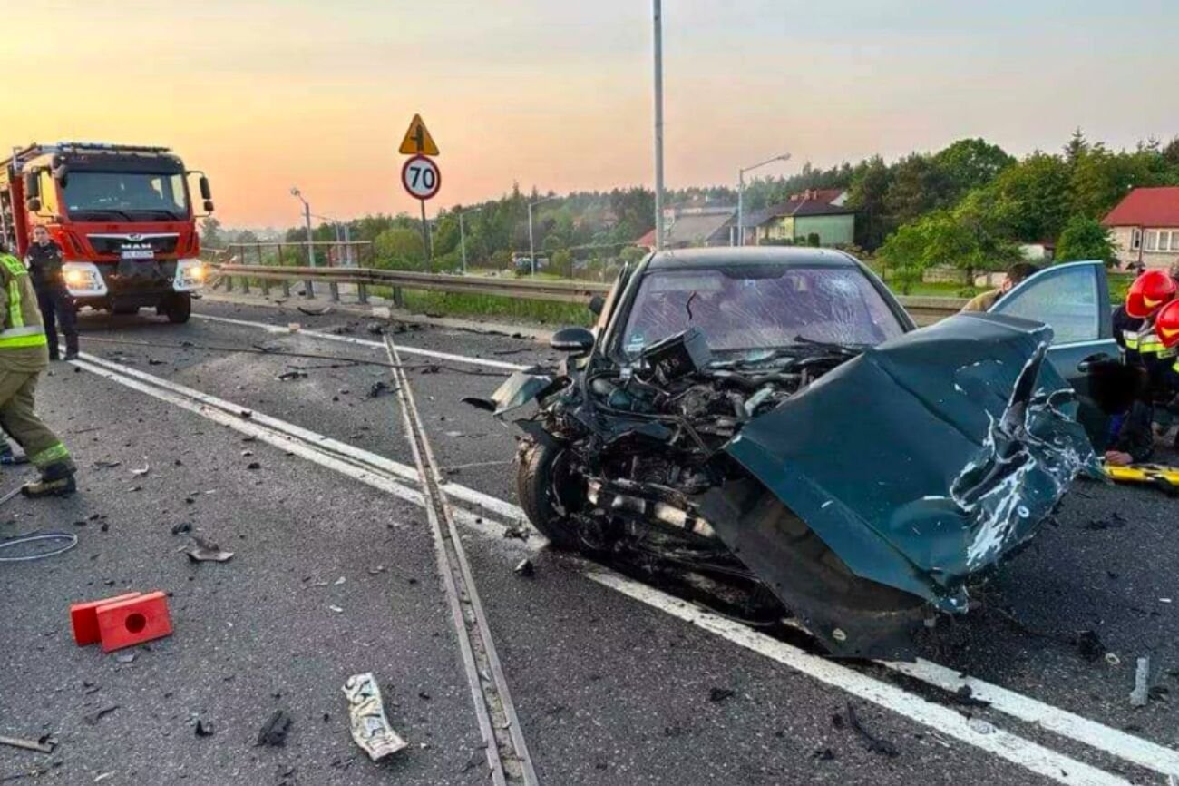Wypadek pod Ostrowcem Świętokrzyskim. Zginęło 5 osób.