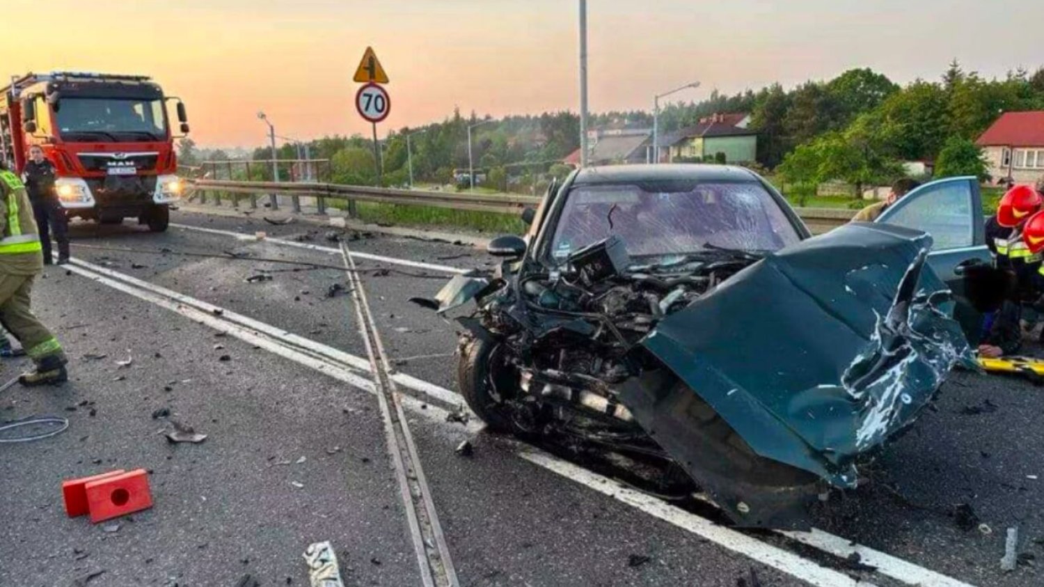 Wypadek pod Ostrowcem Świętokrzyskim. Zginęło 5 osób.
