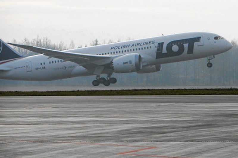 Wojaże posłów kosztowały podatników 14 mln złotych.