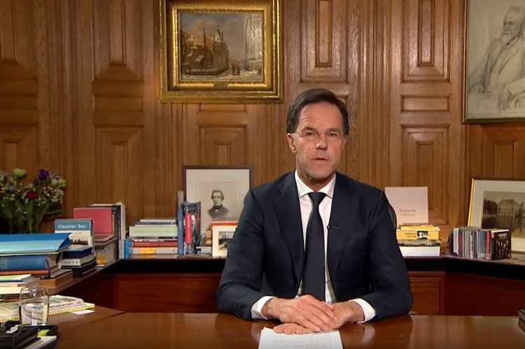 Premier Mark Rutte wprowadza nowe obostrzenia.