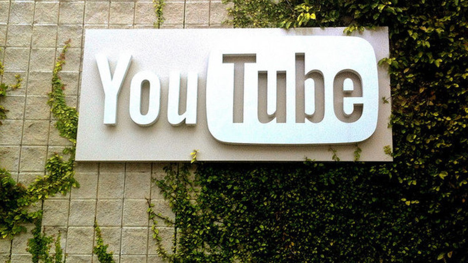 YouTube rozmawia z Hollywood. Chce stworzyć usługę konkurencyjną dla Netfliksa.