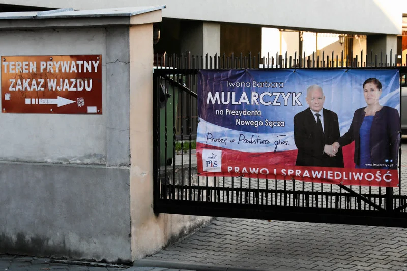 Iwona Mularczyk, mimo wsparcia m.in. Jarosława Kaczyńskiego, przegrała wybory w Nowym Sączu.