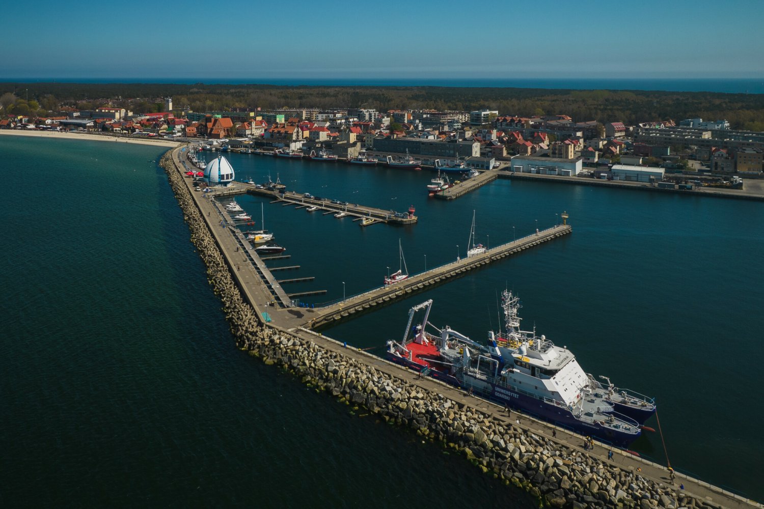 Dlaczego Hel się wyludnia? Drastycznie spadła liczba mieszkańców.