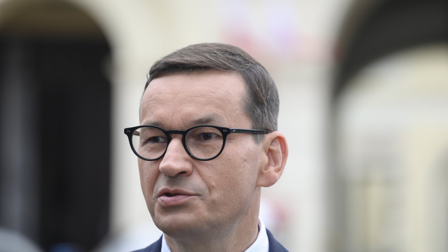 – Nie ma tutaj niczego nadzwyczajnego, tylko potraktowanie parlamentarzystów tak, jak każdej innej grupy zawodowej
– komentował podwyżki dla rządzących premier Mateusz Morawiecki.