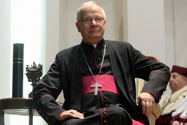 Archidiecezja przemyska zbiera podpisy osób, które solidaryzują się z abp. Józefem Michalikiem