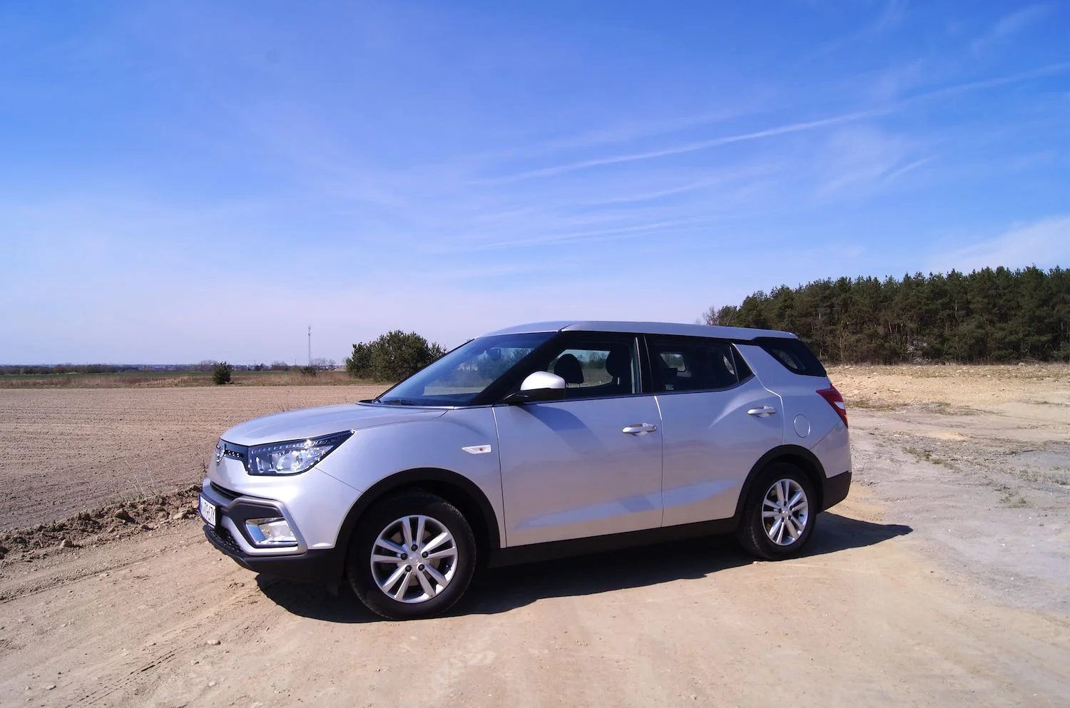 SsangYong XLV to duży i dość komfortowy crossover. Idealnie sprawdzi się dla rodziny i co najważniejsze – jest względnie tani.