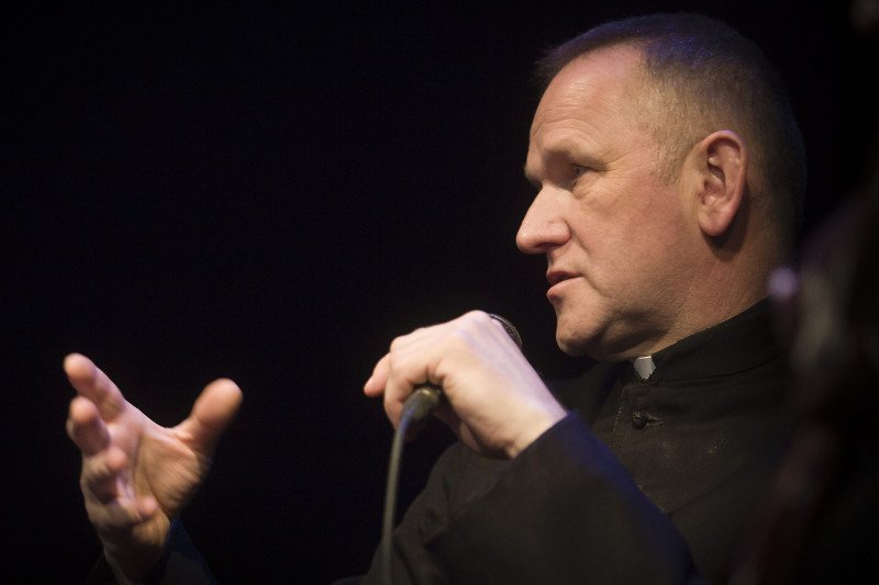 Ks. Lemański będzie kapelanem w Zagórzu.