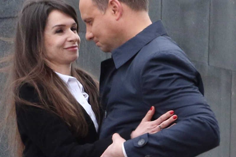 Marta Kaczyńska i Andrzej Duda przed Pałacem Prezydenckim 10 kwietnia 2016 roku.