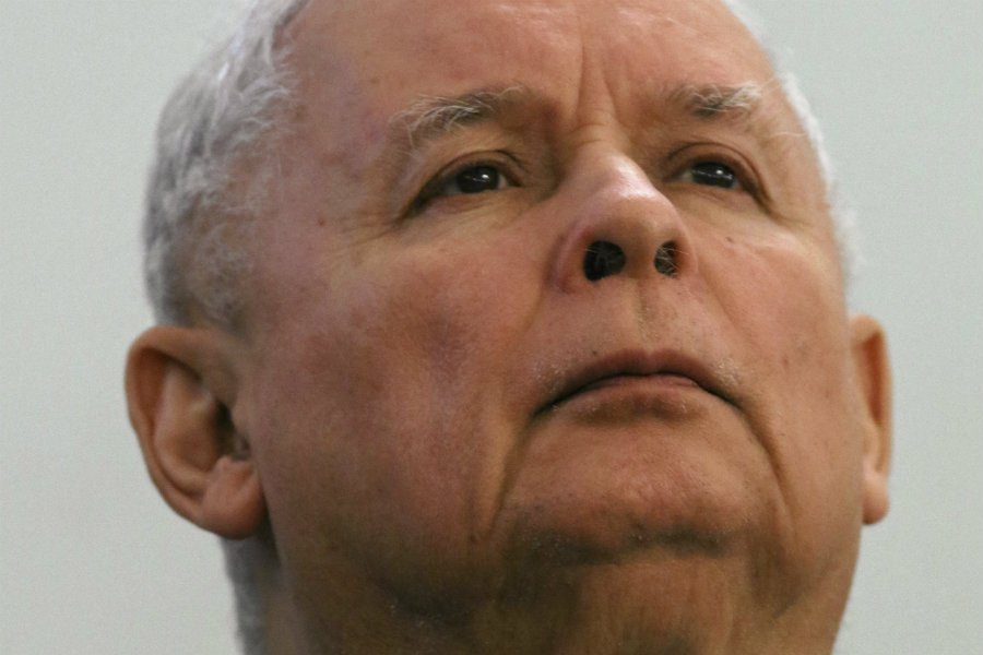 Jarosław Kaczyński w wywiadzie dla "Sieci" zauważył, że w Hiszpanii ludzie, którzy wzywają do obalenia demokratycznie wybranego rządu, siedzą w więzieniach.