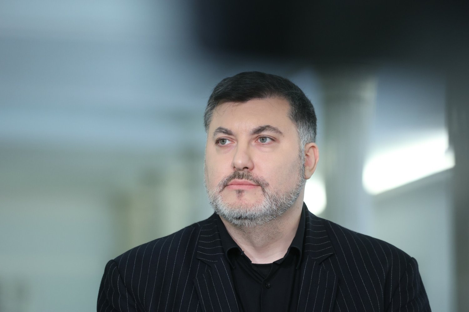 Poseł Artur Dziambor z partii Wolnościowcy.