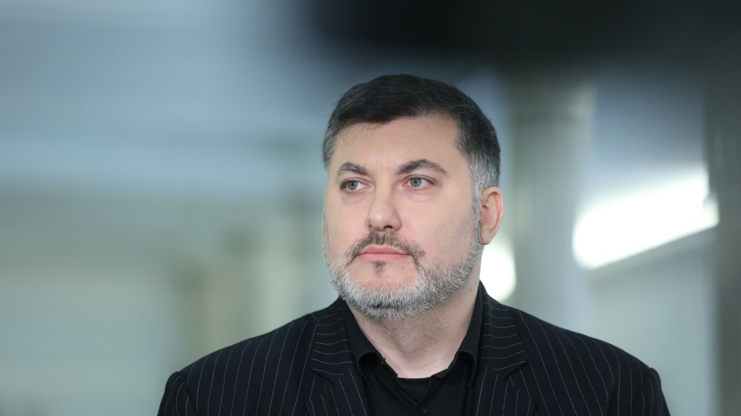 Poseł Artur Dziambor z partii Wolnościowcy.