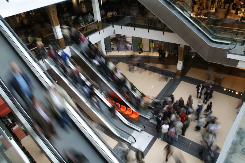 Galeria szuka chętnych do robienia sztucznego tłumu. Można nieźle zarobić.