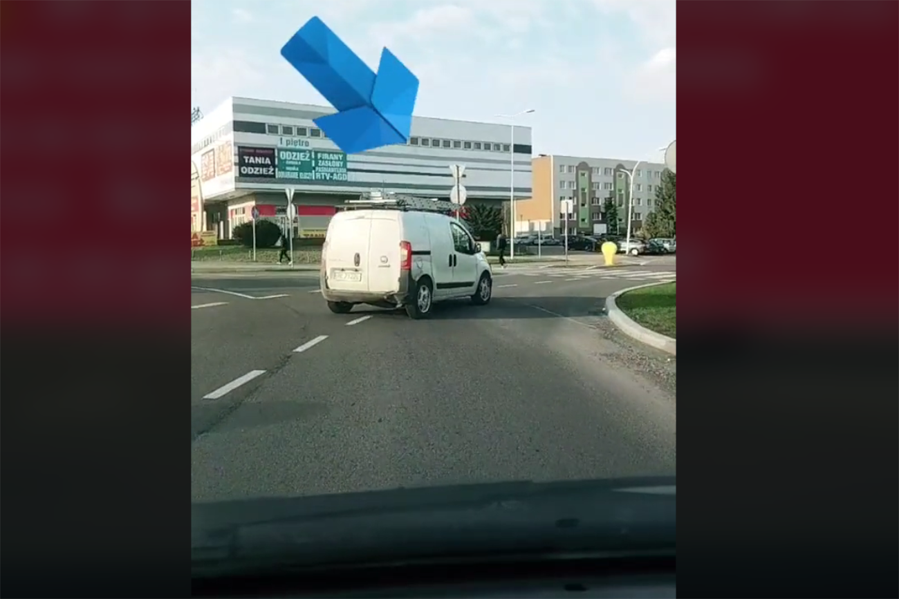 Zjazd z ronda lewym pasem. Dla wielu to problem: kto ma pierwszeństwo?