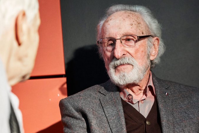 93-letni aktor Franciszek Pieczka nadal musi czekać na termin szczepienia przeciwko COVID-19