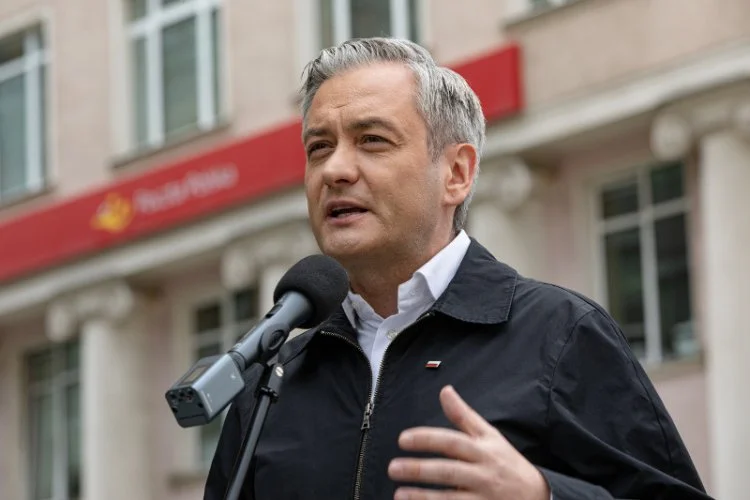 Robert Biedroń zażartował z Krzysztofa Bosaka na swoim profilu na TikToku.