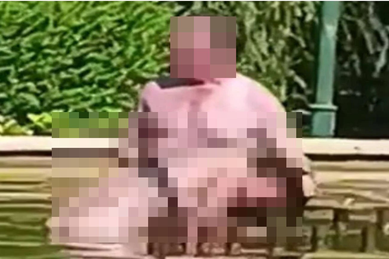 Mężczyzna topił kobietę w bieliźnie w fontannie