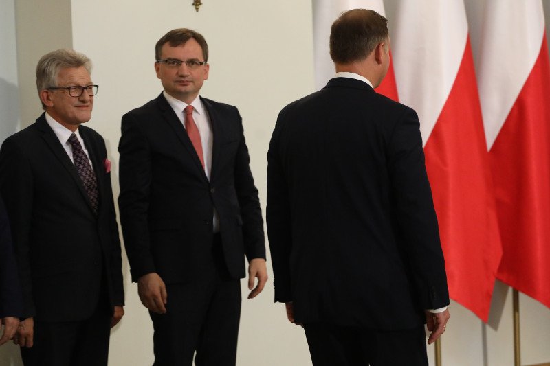 Poseł Stanisław Piotrowicz, minister Zbigniew Ziobro i prezydent Andrzej Duda mieli przemożny wpływ na zmianę systemu prawnego w Polsce