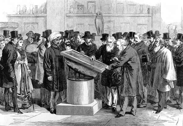 Naukowcy oglądają Kamień z Rosetty podczas Międzynarodowego Kongresu Orientalistów w 1874 roku.
