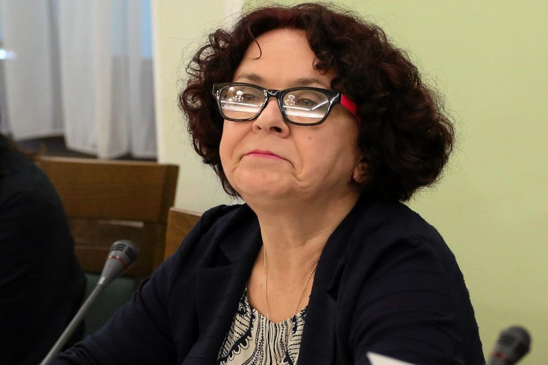 Ostatnie zwolnienia w publicznych mediach to zdaniem posłanki, Elżbiety Kruk naturalny ruch kadrowy.