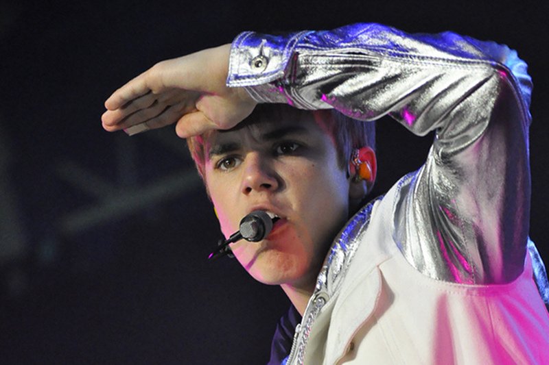 Justin Bieber przed koncertem w Łodzi pomylił Polskę z Rosją.