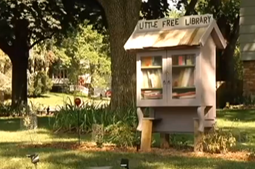 Tak wygląda biblioteka z projektu "Little Free Library"