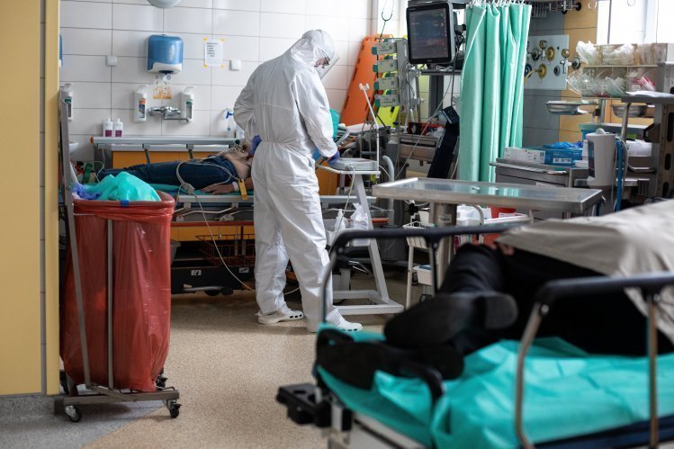 Prawie 5,6 tys. nowych zakażeń koronawirusem w Polsce.