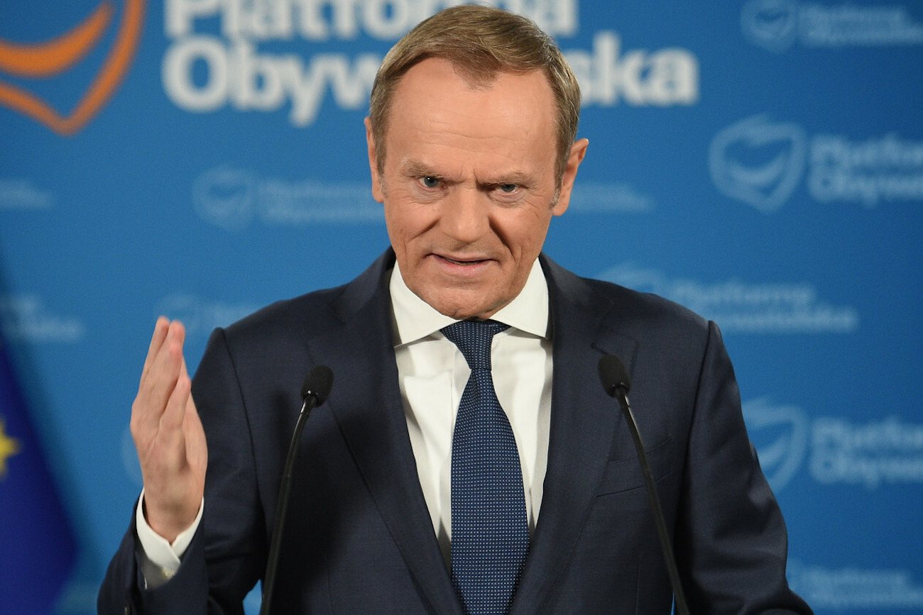 Donald Tusk w reakcji na wyniki sondażu Kantar zaapelował do opozycji o stworzenie wspólnego bloku.