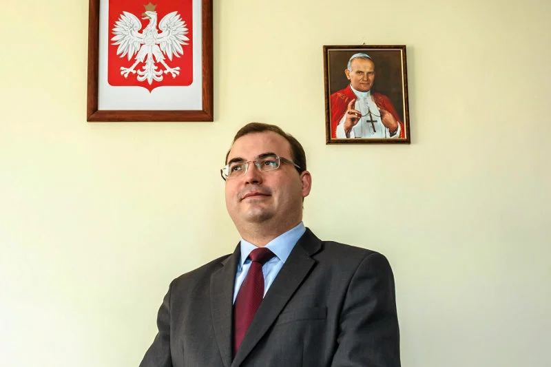 Posłowie PiS piszą do premiera w sprawie "obrażającego uczucia religijne spektaklu"