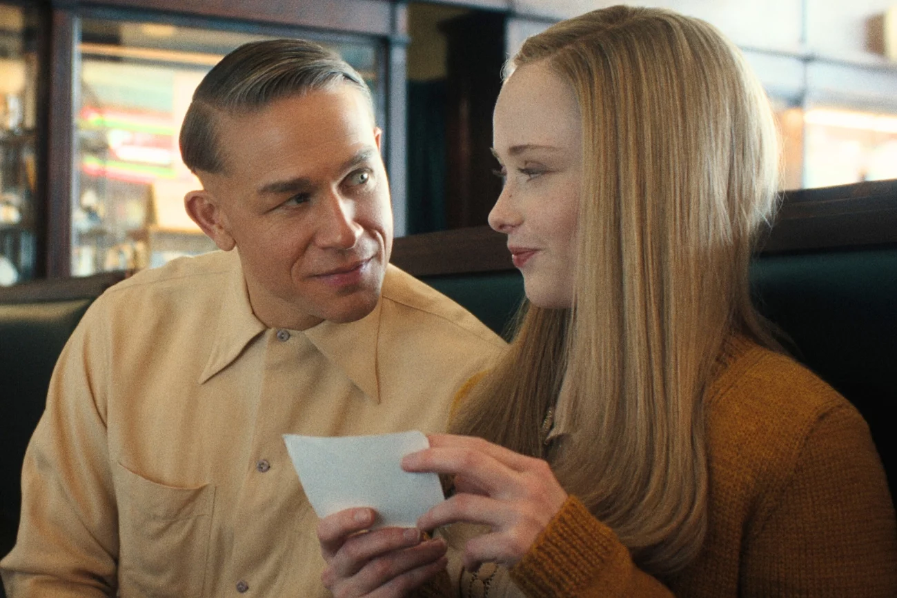 Charlie Hunnam i Suzanna Son w serialu "Potwór"
