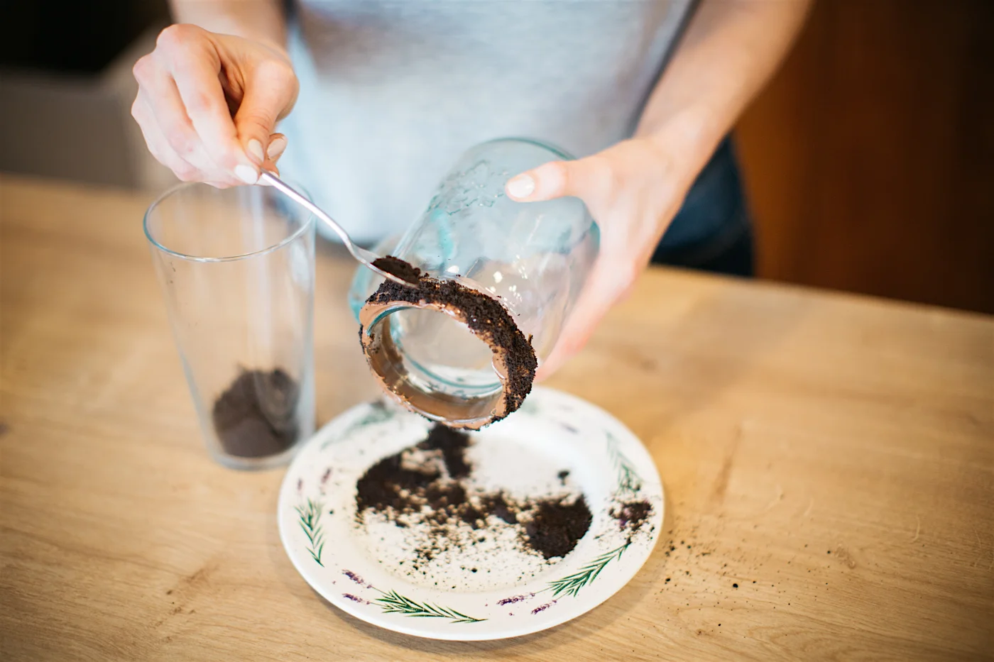 Przygotowywanie freakshake'a o smaku oreo w Saska Cafe