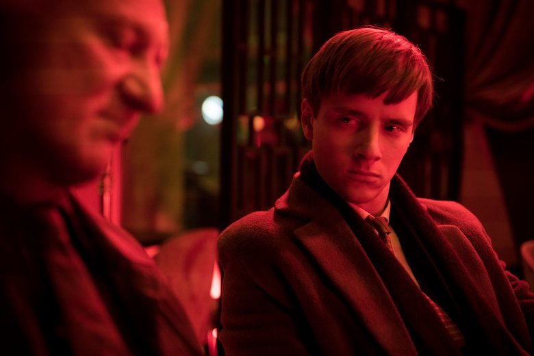 Serial "1983" ogląda się podobno lepiej, z włączonym angielskim dubbingiem...