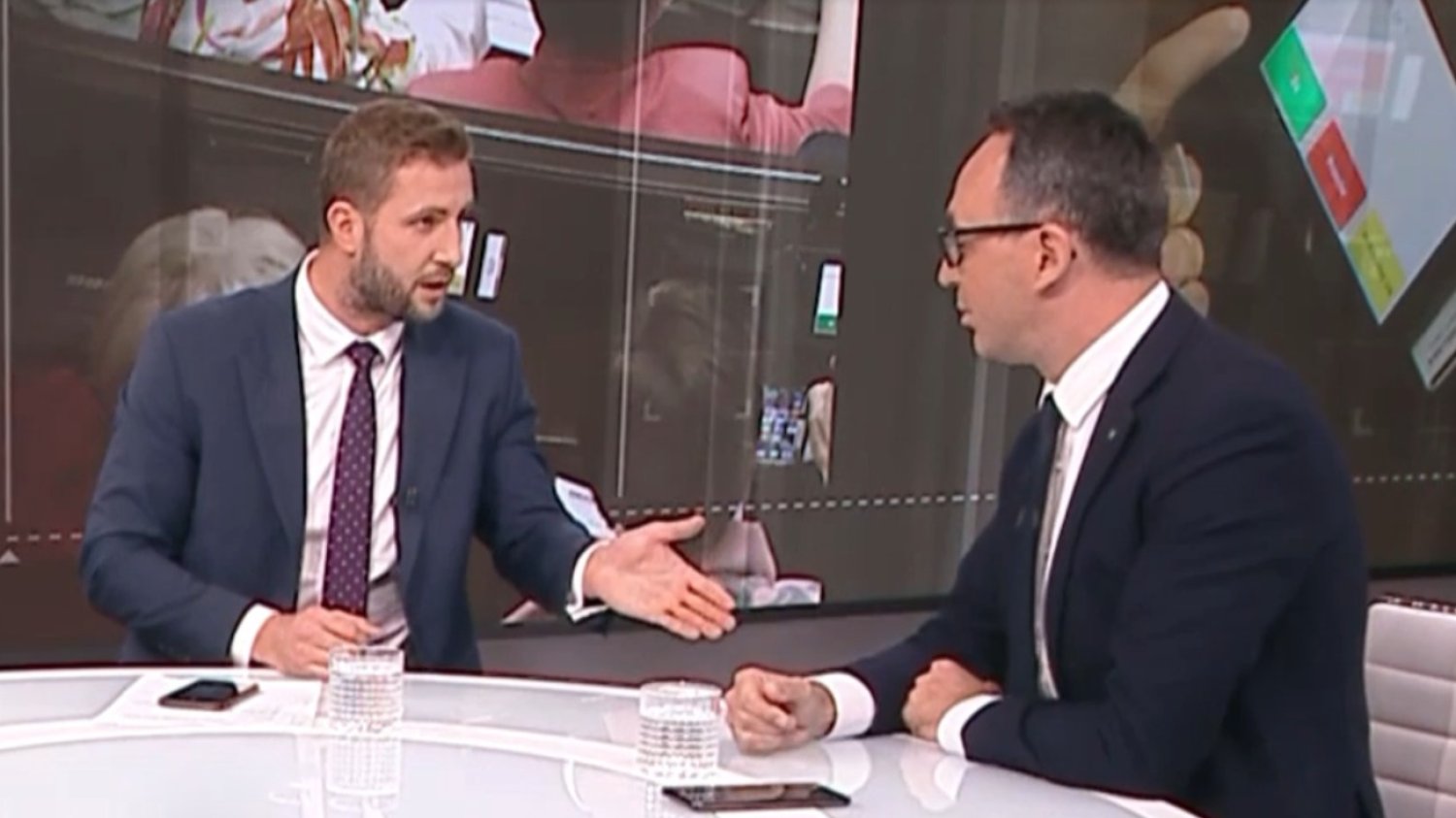 Prowadzący jeden z programów TVP Info chciał wyrzucić ze studia posła PSL Dariusza Klimczaka