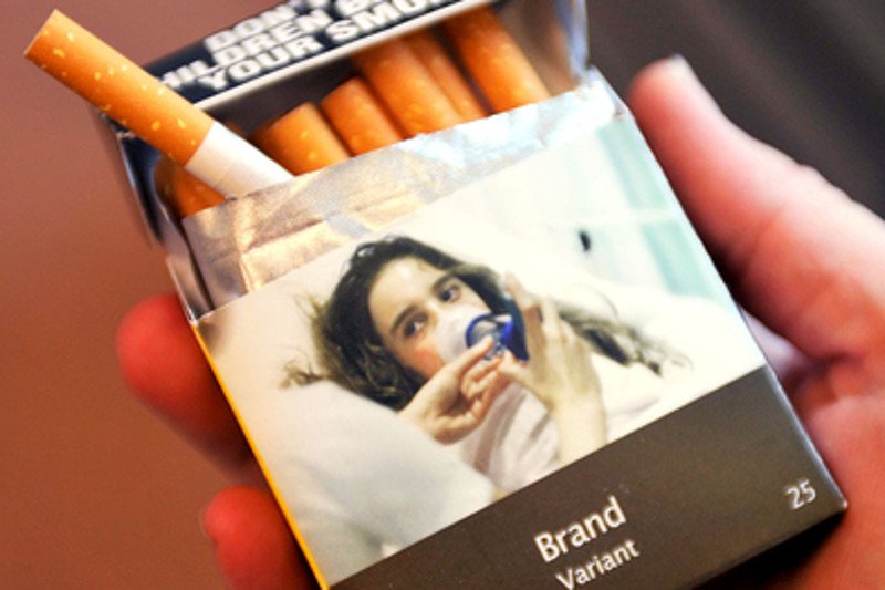 Tak wyglądają jednolite paczki papierosów w Australii.