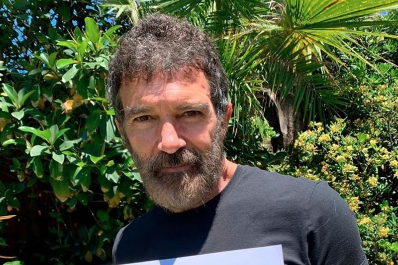 Antonio Banderas jest zakażony koronawirusem.