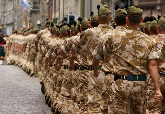 Spośród 46 tys. brytyjskich żołnierzy wysłanych do Iraku śmierć poniosło 179 z nich.