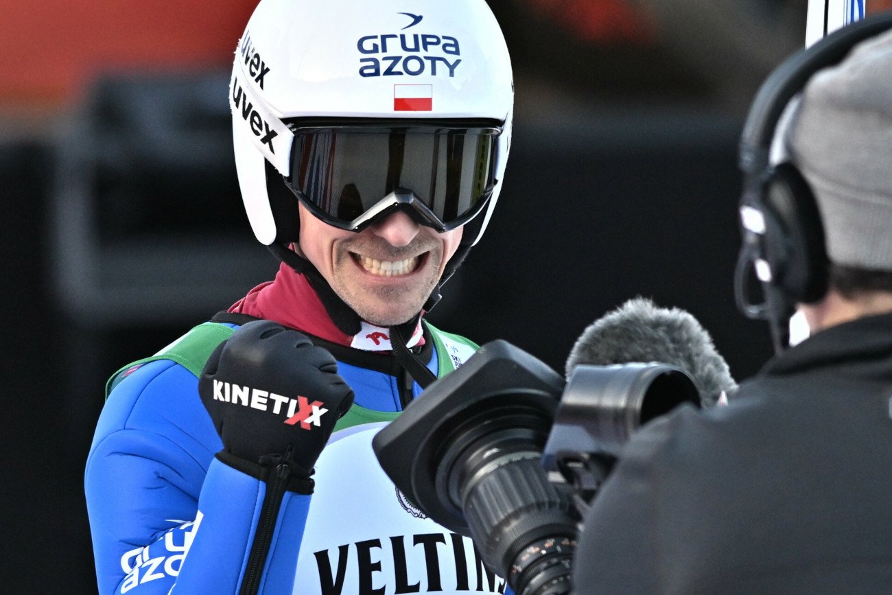 Piotr Żyła w piątkowych skokach w Bad Mitterndorf prezentował się naprawdę solidnie.