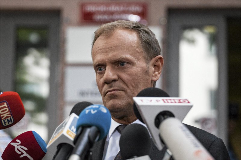 Donald Tusk, żeby zdobyć fotel prezydenta RP, może wykorzystać do tego start w innych wyborach.