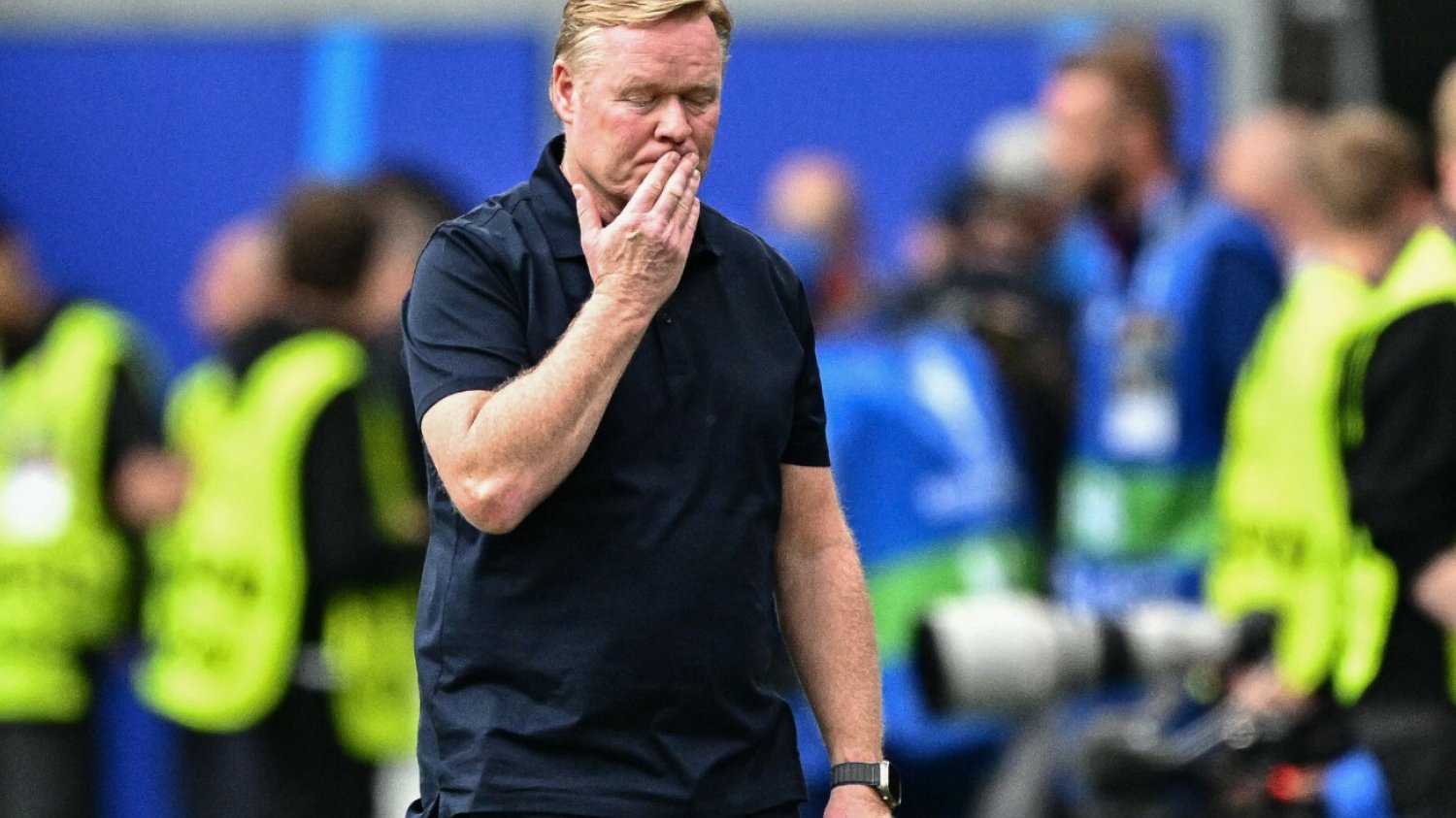 Obrzydliwe zachowanie trenera Holendrów w trakcie meczu. "Przebił Joachima Löwa" Ronald Koeman