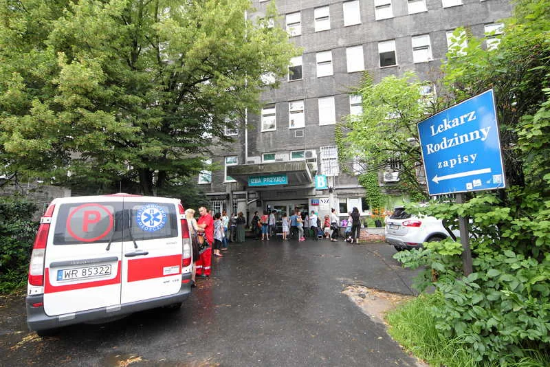 Po groźbach mailowych ewakuowano m.in. szpital na Solcu w Warszawie.