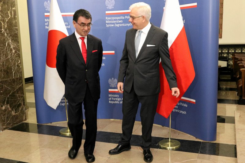 Jacek Izydorczyk zapewnia, że minister Czaputowicz został powiadomiony o niegodnym zachowaniu Andrzeja Papierza w japońskiej świątyni (zdjęcie ilustracyjne).