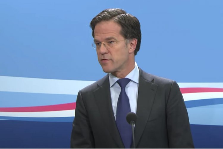 Mark Rutte triumfuje w wyborach w Holandii.