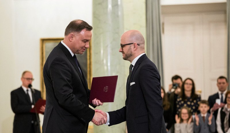 W poniedziałek 20 stycznia Dariusz Lasocki odebrał od prezydenta Andrzeja Dudy nominację na członka Państwowej Komisji Wyborczej.