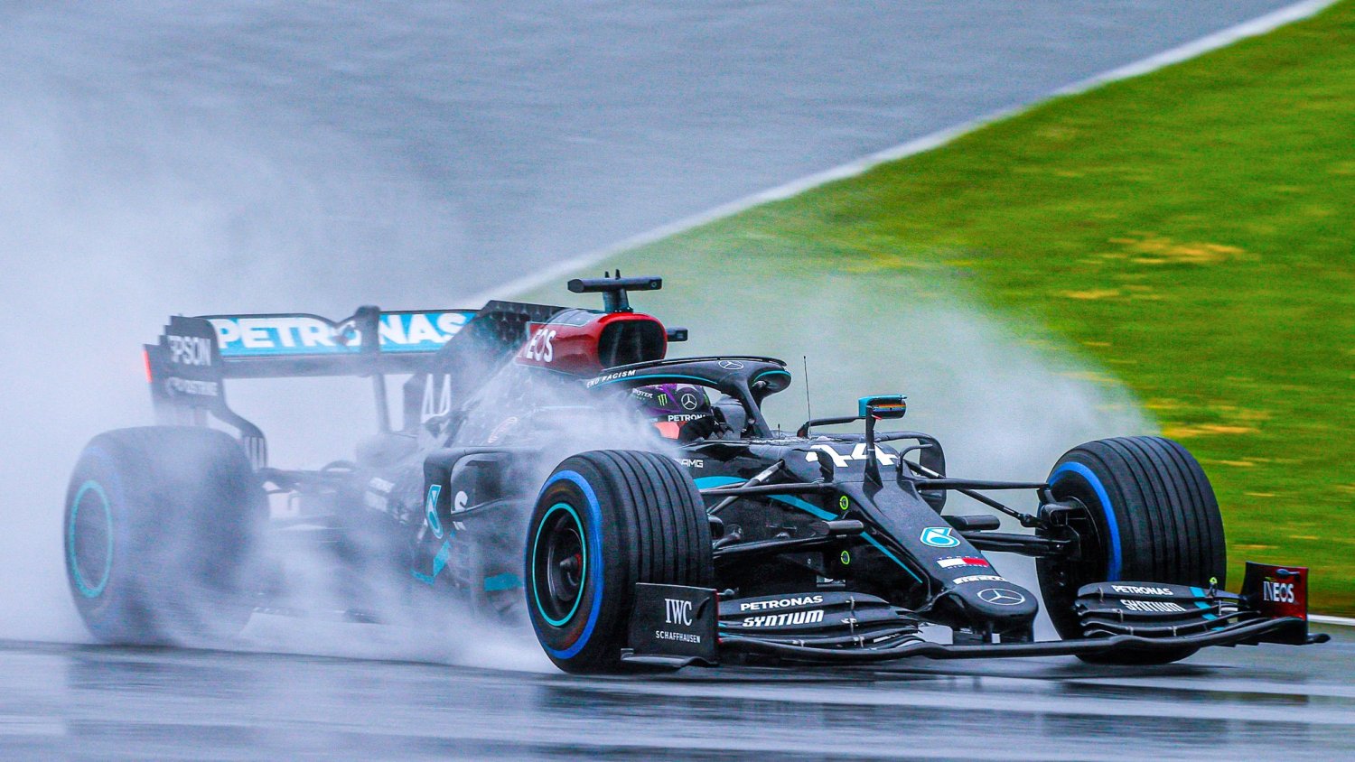 Mercedes-AMG Petronas może wkrótce przebudować skład.  Na celowniku potęgi F1 znaleźli się Max Verstappen i George Russell