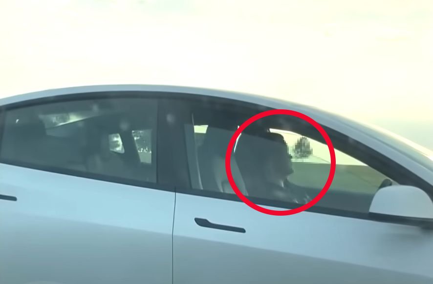 Tesla jechała sama po trasie S5 koło Wrocławia.