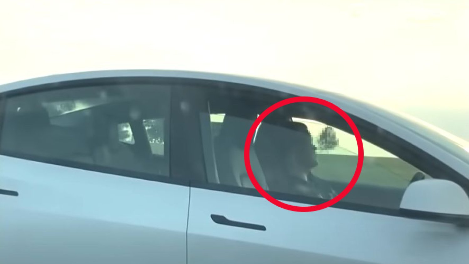 Tesla jechała sama po trasie S5 koło Wrocławia.