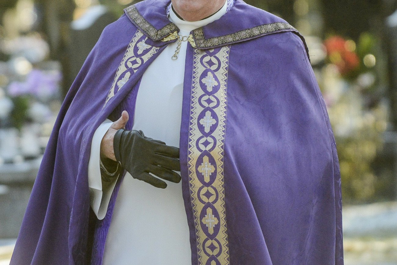 Szokujące słowa księdza na pogrzebie 25-latka. Rodzina nie kryje oburzenia