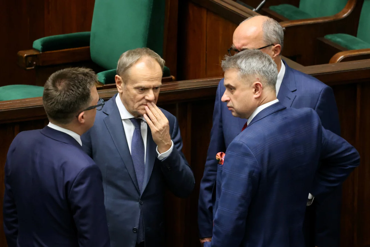 Rząd traci poparcie – wykazał sondaż CBOS.