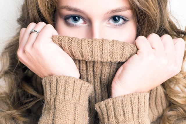 Wraca moda na golfy. Zamiast pokazywać dekolt wolimy się zakrywać?