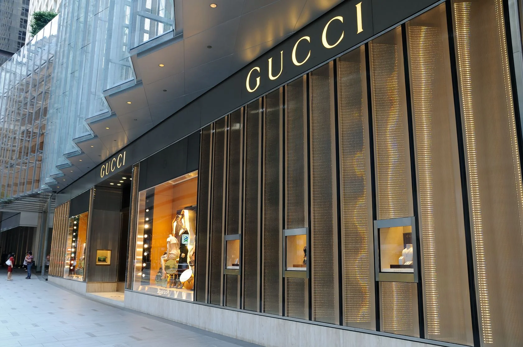 GuccI Gucci Louis Louis Fendi Fendi Prada