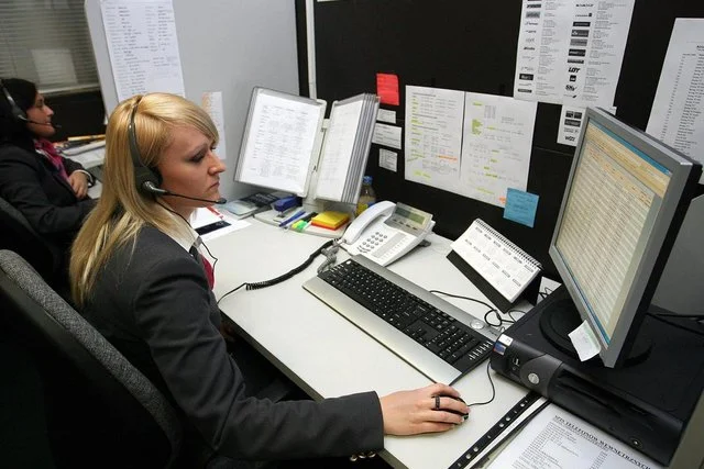 "Wszystkie rozmowy są nagrywane" – firmy zbierają zbyt dużo danych wrażliwych?